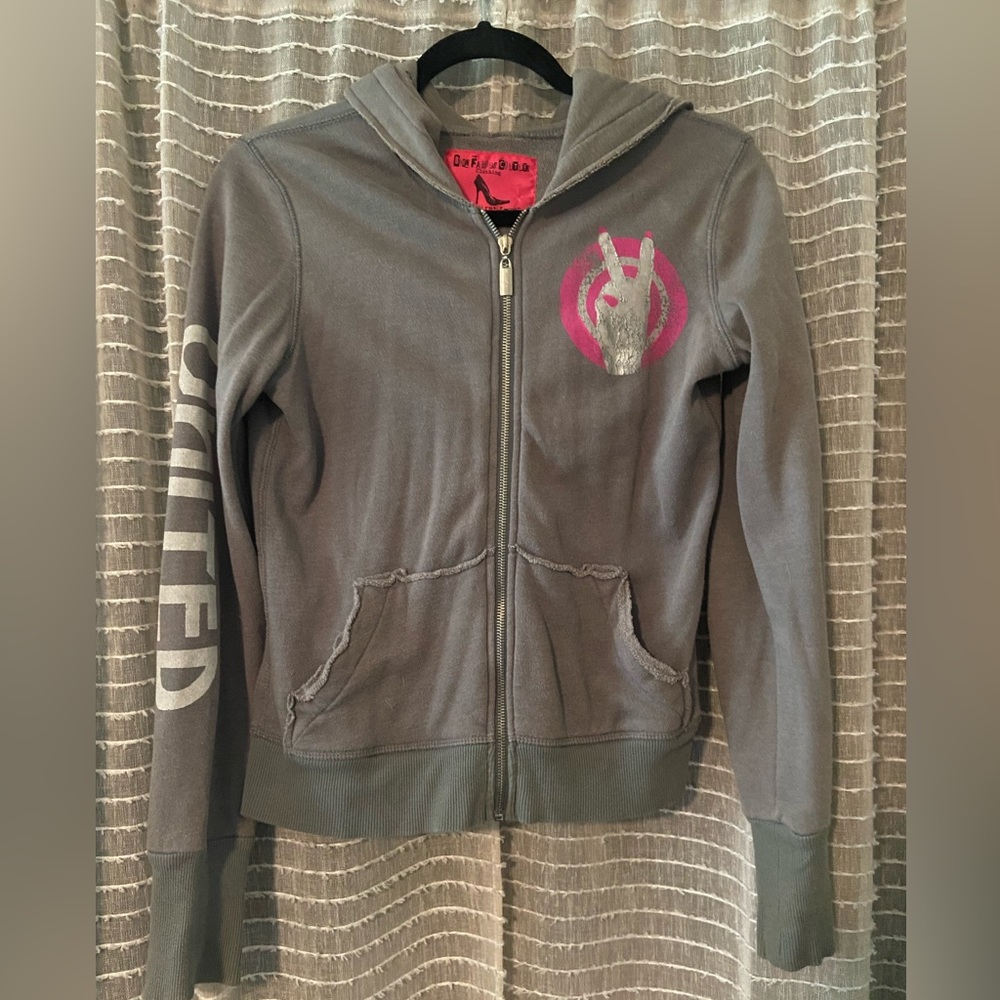 Zip is sweatshirt- boutique